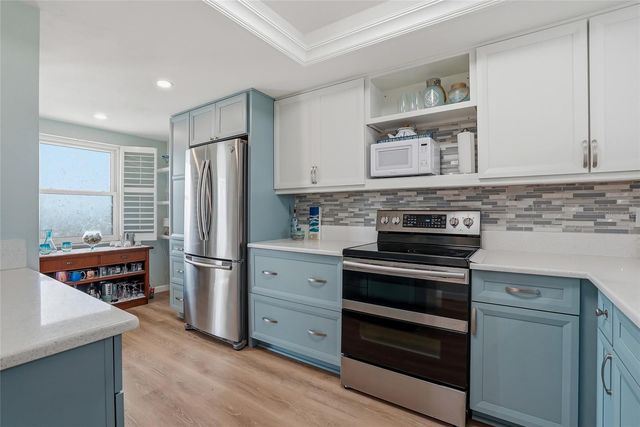 11901 LAGOON LANE 303, Treasure Island, FL 33706