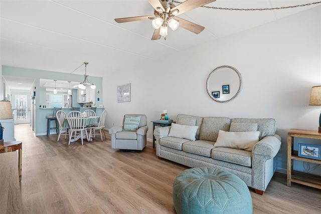 11901 LAGOON LANE 303, Treasure Island, FL 33706