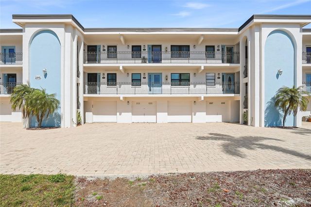 11901 LAGOON LANE 303, Treasure Island, FL 33706