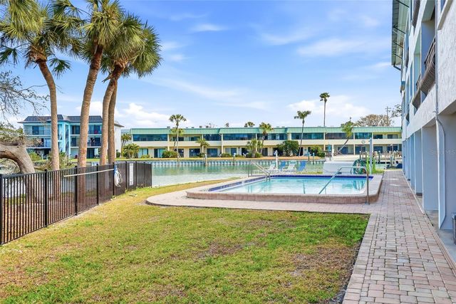 11901 LAGOON LANE 303, Treasure Island, FL 33706