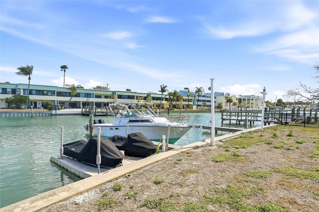 11901 LAGOON LANE 303, Treasure Island, FL 33706