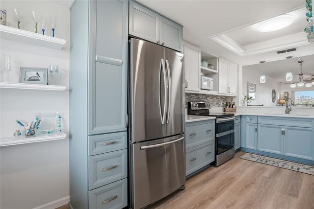 11901 LAGOON LANE 303, Treasure Island, FL 33706