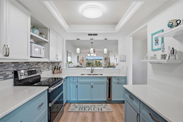 11901 LAGOON LANE 303, Treasure Island, FL 33706