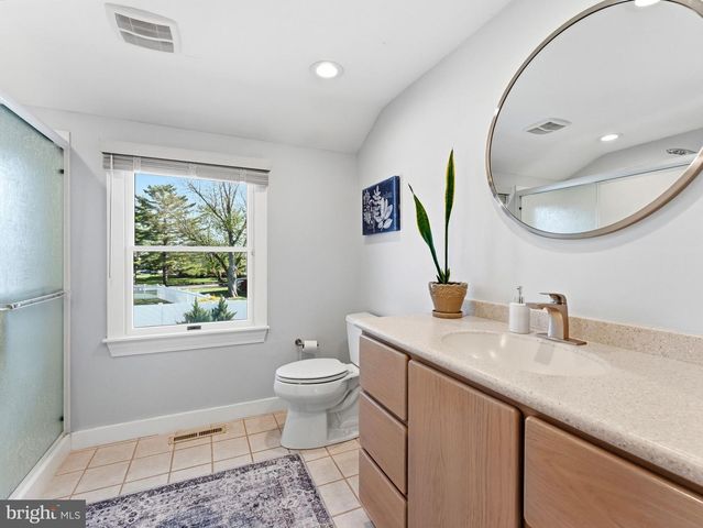 722 CHATHAM RD, Somerdale, NJ 08083