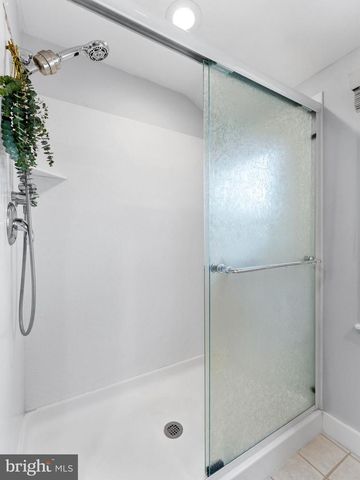 722 CHATHAM RD, Somerdale, NJ 08083