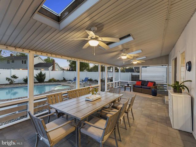 722 CHATHAM RD, Somerdale, NJ 08083