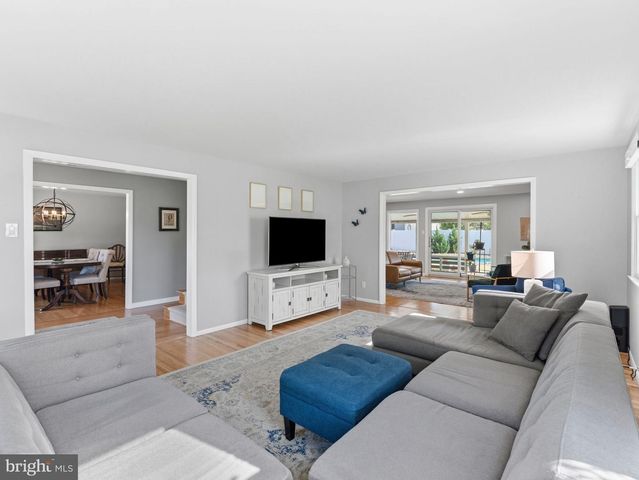 722 CHATHAM RD, Somerdale, NJ 08083