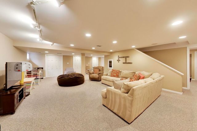 802 Wilmot Road, Deerfield, IL 60015