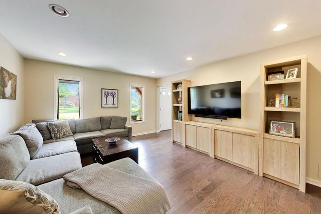 802 Wilmot Road, Deerfield, IL 60015