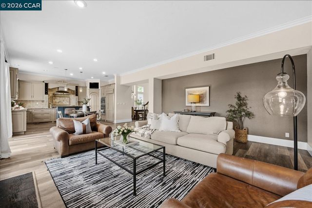 9013 Elk Dr, Clayton, CA 94517