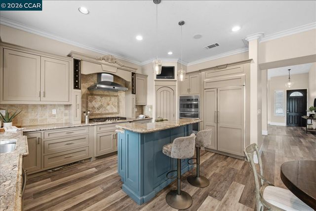 9013 Elk Dr, Clayton, CA 94517