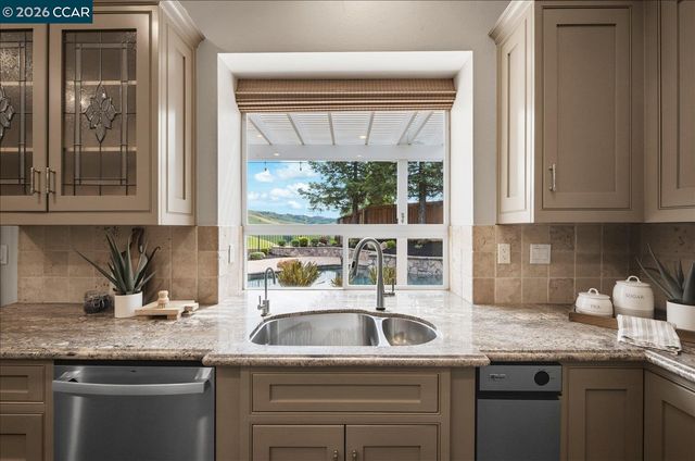 9013 Elk Dr, Clayton, CA 94517