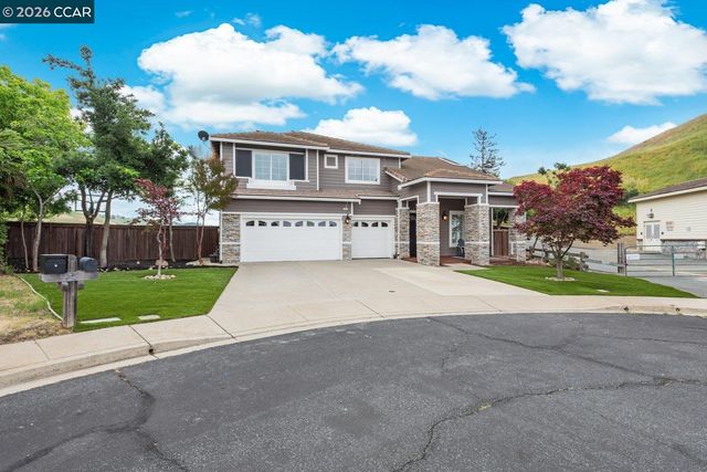 9013 Elk Dr, Clayton, CA 94517