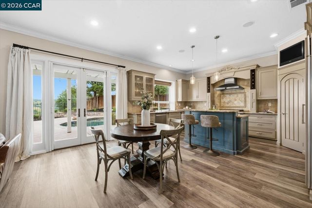 9013 Elk Dr, Clayton, CA 94517