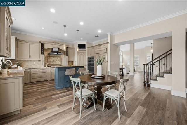 9013 Elk Dr, Clayton, CA 94517