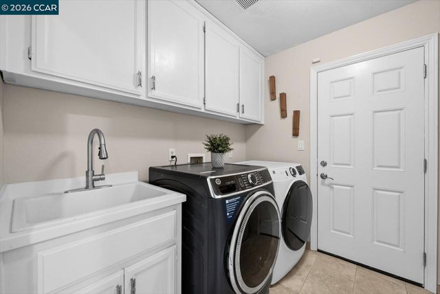 9013 Elk Dr, Clayton, CA 94517