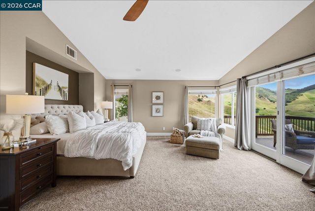 9013 Elk Dr, Clayton, CA 94517