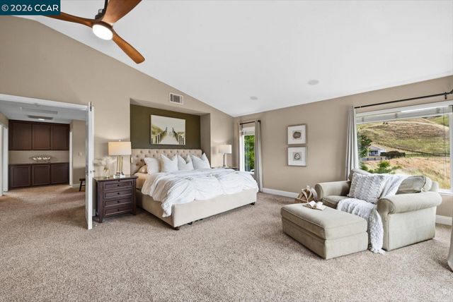 9013 Elk Dr, Clayton, CA 94517