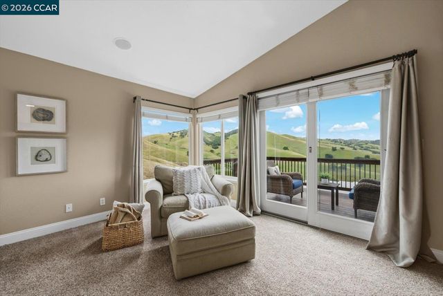9013 Elk Dr, Clayton, CA 94517