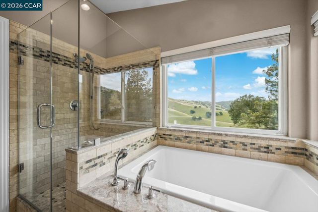 9013 Elk Dr, Clayton, CA 94517