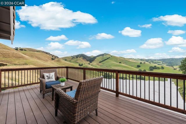 9013 Elk Dr, Clayton, CA 94517