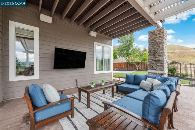 9013 Elk Dr, Clayton, CA 94517