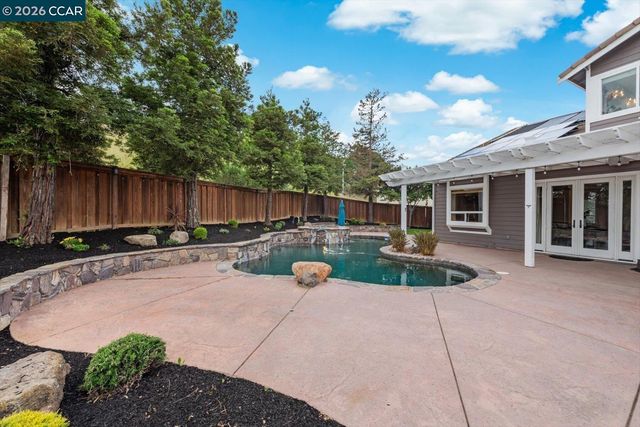 9013 Elk Dr, Clayton, CA 94517