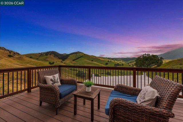 9013 Elk Dr, Clayton, CA 94517