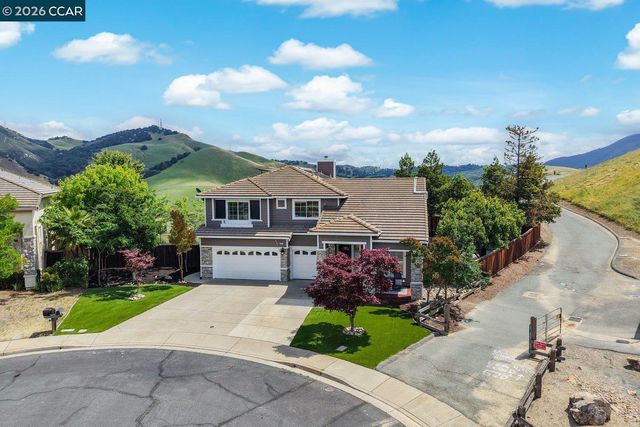 9013 Elk Dr, Clayton, CA 94517
