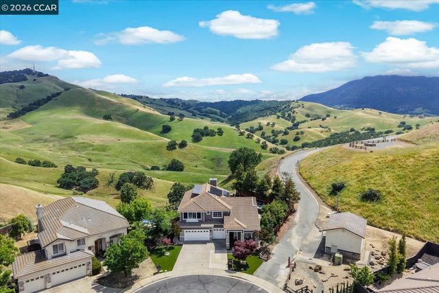 9013 Elk Dr, Clayton, CA 94517