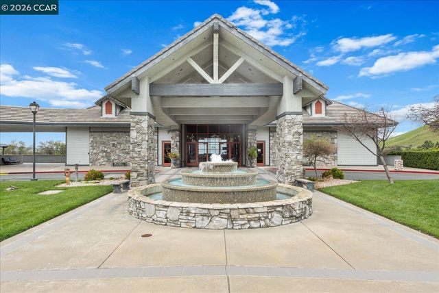9013 Elk Dr, Clayton, CA 94517