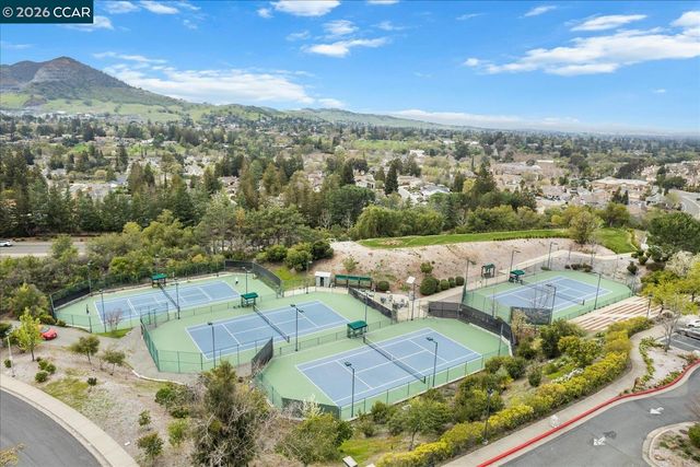 9013 Elk Dr, Clayton, CA 94517