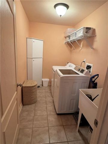 8992 Celeste Oaks Court N, Saraland, AL 36571