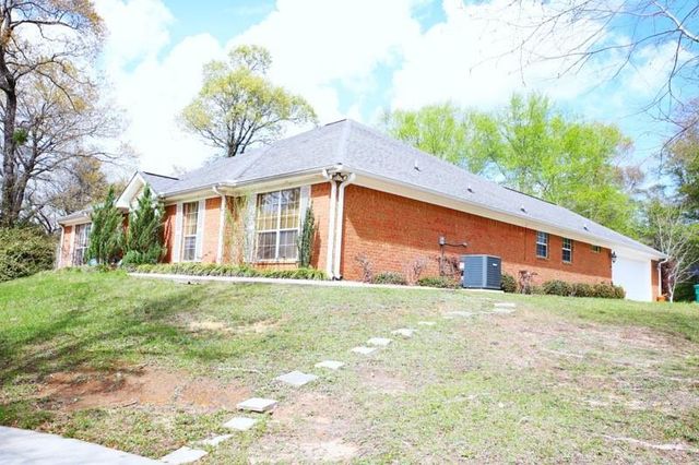 8992 Celeste Oaks Court N, Saraland, AL 36571