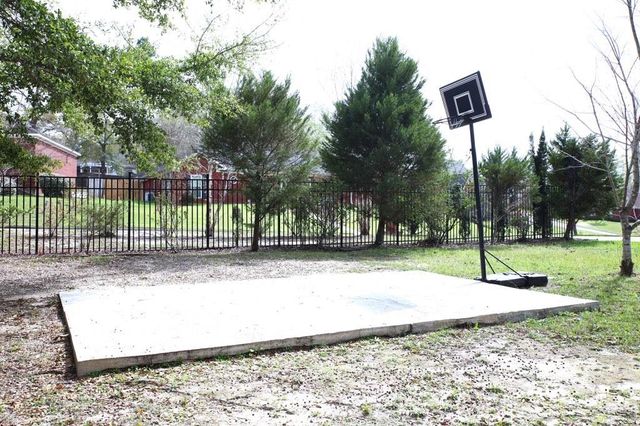 8992 Celeste Oaks Court N, Saraland, AL 36571