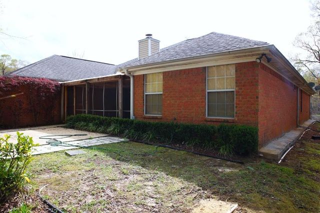 8992 Celeste Oaks Court N, Saraland, AL 36571