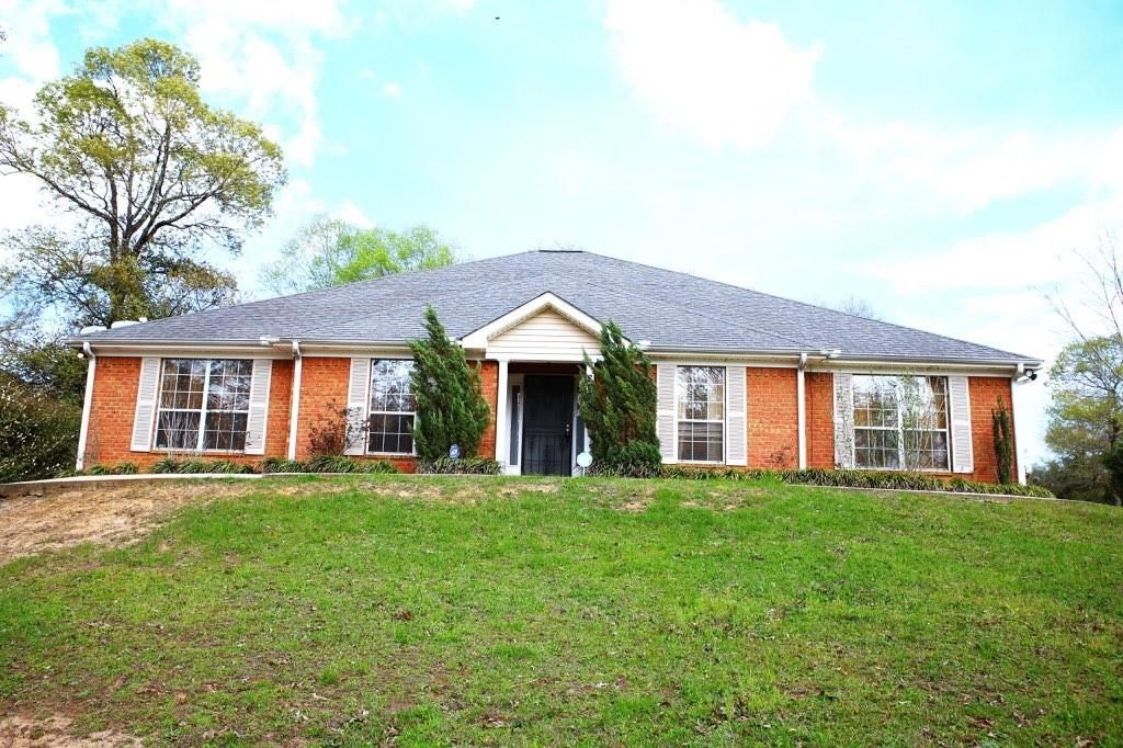 8992 Celeste Oaks Court N, Saraland, AL 36571