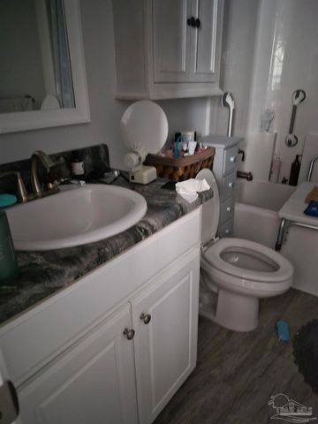 5538 Holley St, Milton, FL 32583