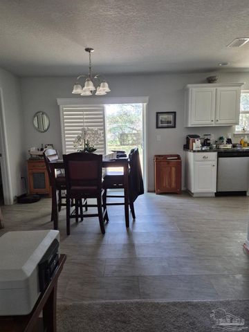 5538 Holley St, Milton, FL 32583