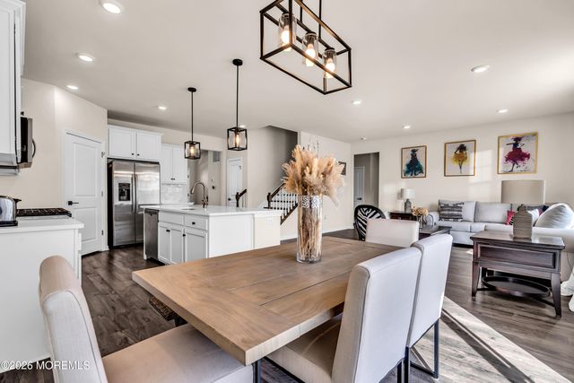 59 Holloway Avenue, Manahawkin, NJ 08050