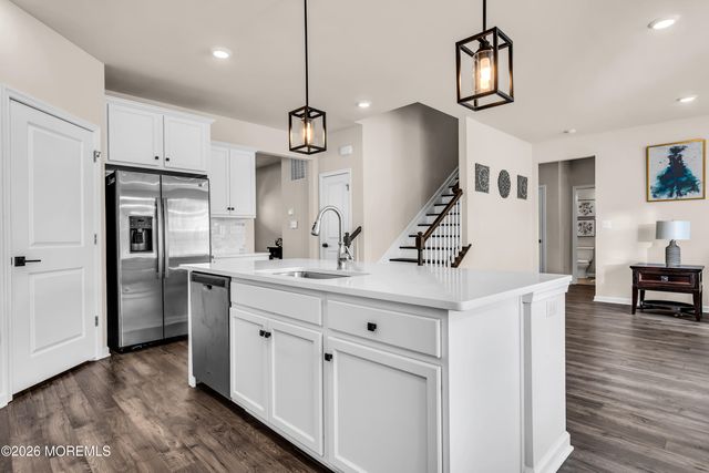 59 Holloway Avenue, Manahawkin, NJ 08050