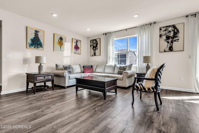 59 Holloway Avenue, Manahawkin, NJ 08050