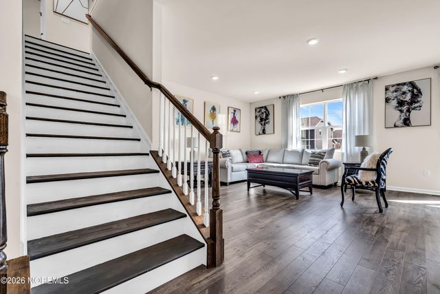 59 Holloway Avenue, Manahawkin, NJ 08050