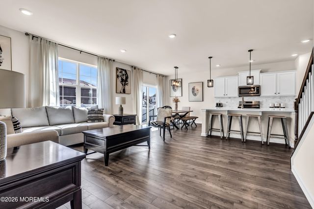 59 Holloway Avenue, Manahawkin, NJ 08050