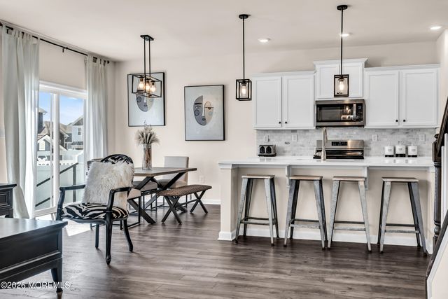 59 Holloway Avenue, Manahawkin, NJ 08050