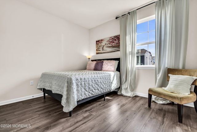 59 Holloway Avenue, Manahawkin, NJ 08050