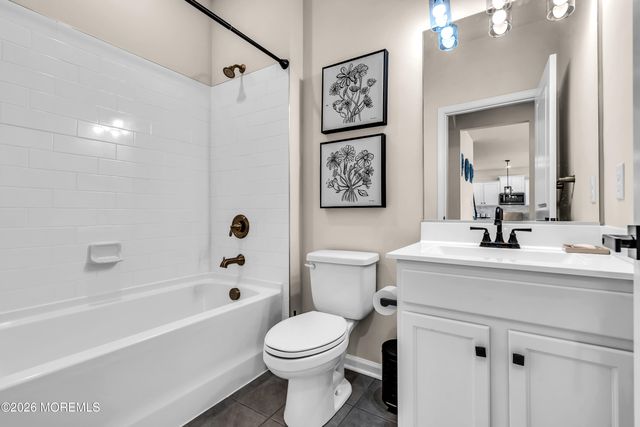 59 Holloway Avenue, Manahawkin, NJ 08050