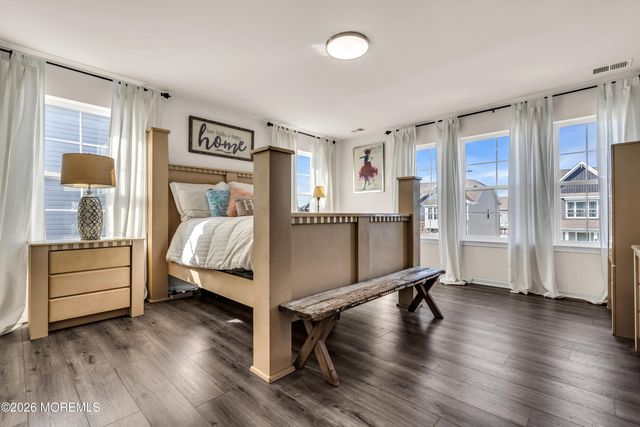 59 Holloway Avenue, Manahawkin, NJ 08050