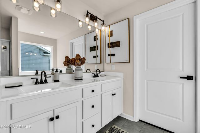 59 Holloway Avenue, Manahawkin, NJ 08050