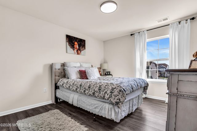 59 Holloway Avenue, Manahawkin, NJ 08050